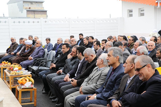شهردار و اعضای شورای اسلامی شهر در آیین گشایش دبستان 6 کلاسه نیلوفر و نیایش محمد پور شرکت کردند.